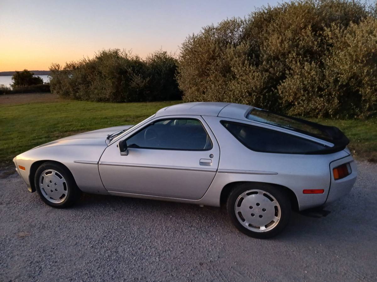 Porsche-924-1986-silver-1