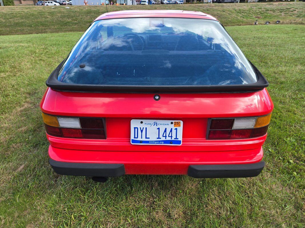 Porsche-924-1987-9
