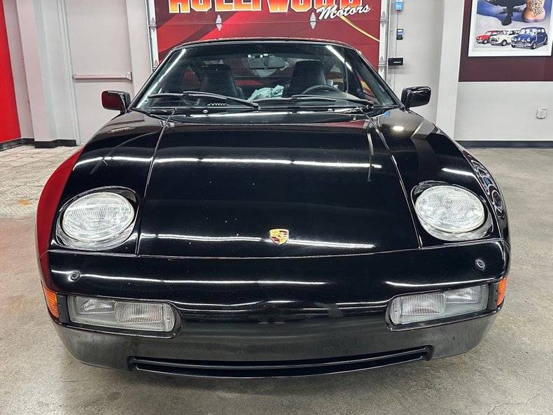 Porsche-924-1987-black-10