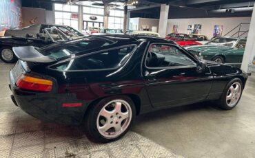 Porsche-924-1987-black-12