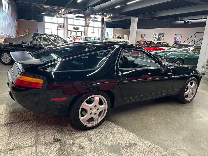 Porsche-924-1987-black-12