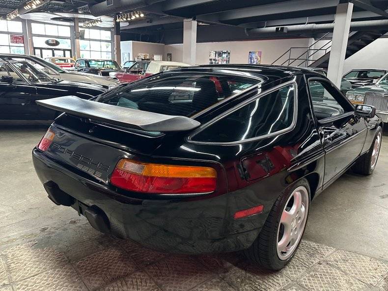 Porsche-924-1987-black-13