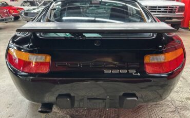 Porsche-924-1987-black-14