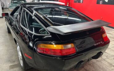 Porsche-924-1987-black-15