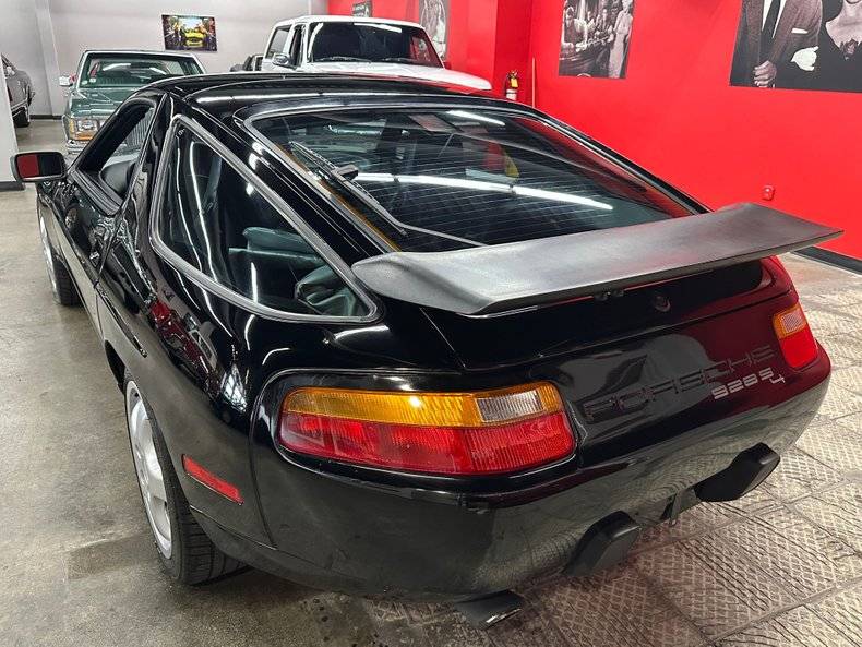 Porsche-924-1987-black-15