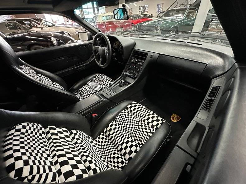 Porsche-924-1987-black-3