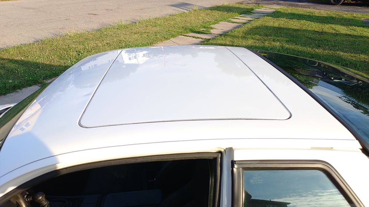 Porsche-924-1987-white-11