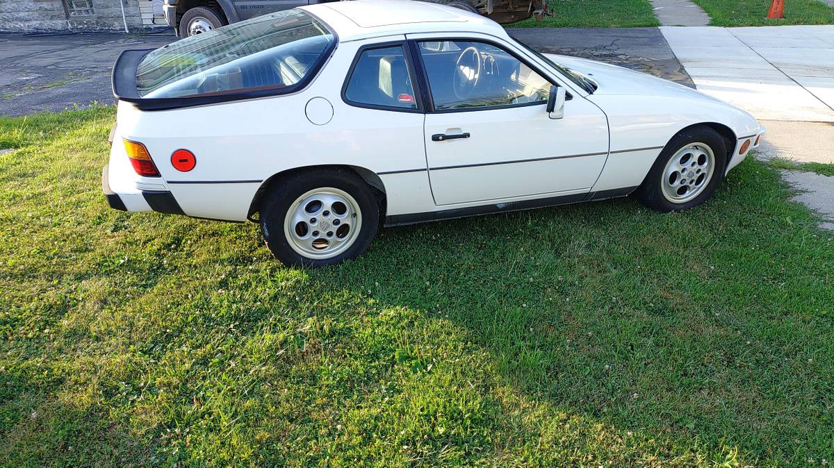 Porsche-924-1987-white-9