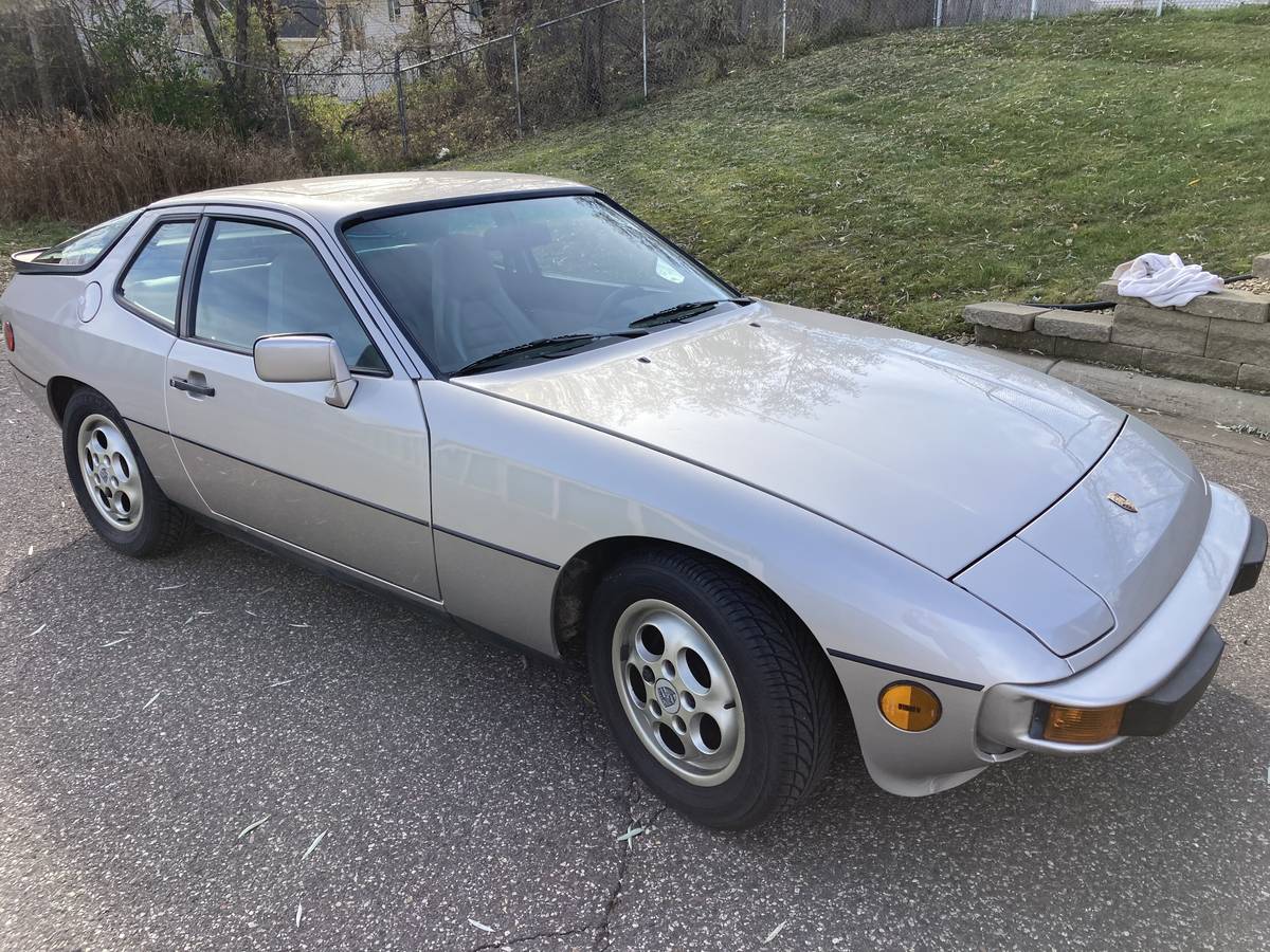 Porsche-924s-1987