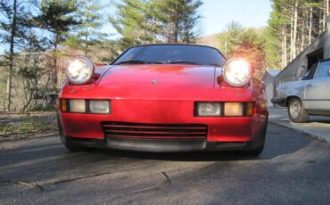 Porsche-928-1979-red-21