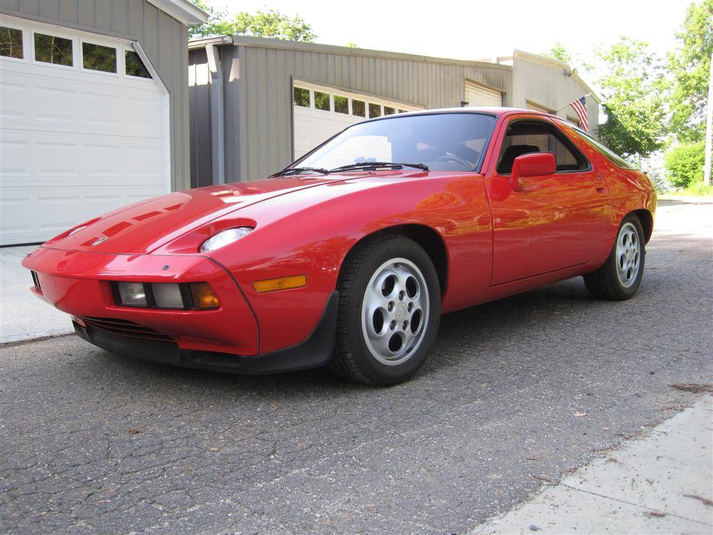 Porsche-928-1979-red-4