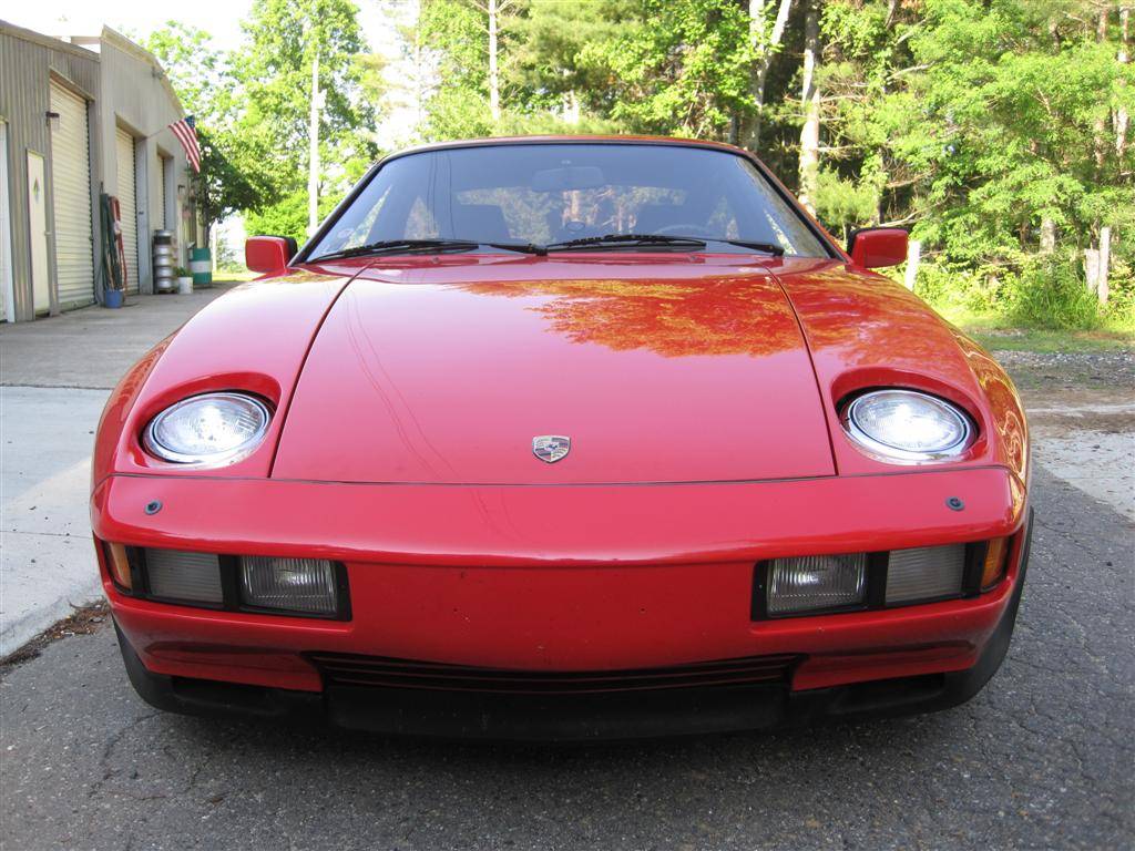 Porsche-928-1979-red-5