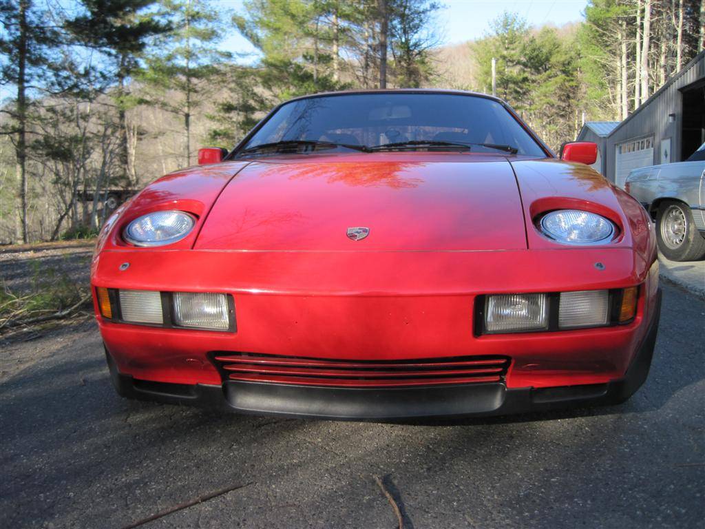 Porsche-928-1979-red-7