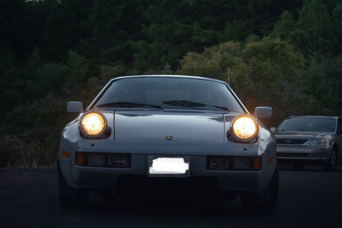 Porsche-928-1981-1