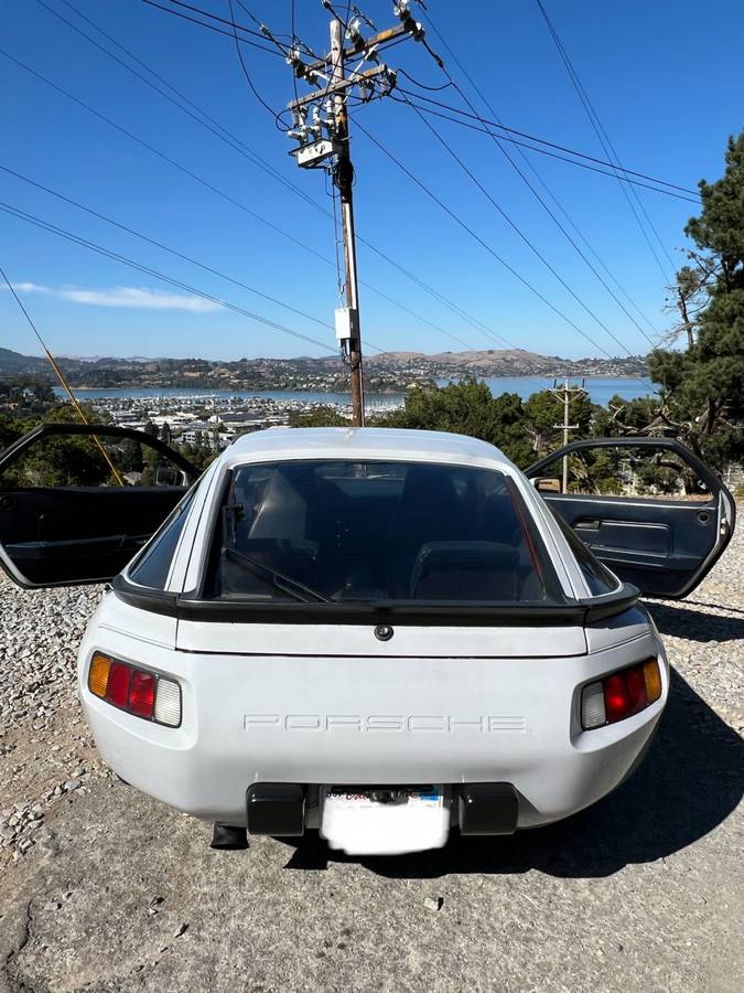 Porsche-928-1981-12