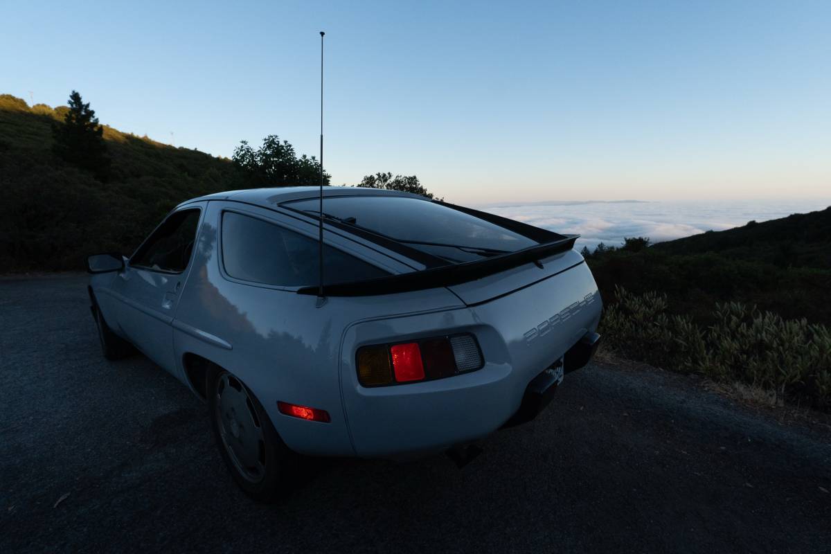 Porsche-928-1981-20