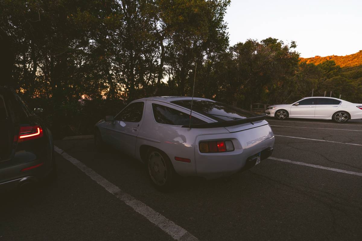 Porsche-928-1981-21