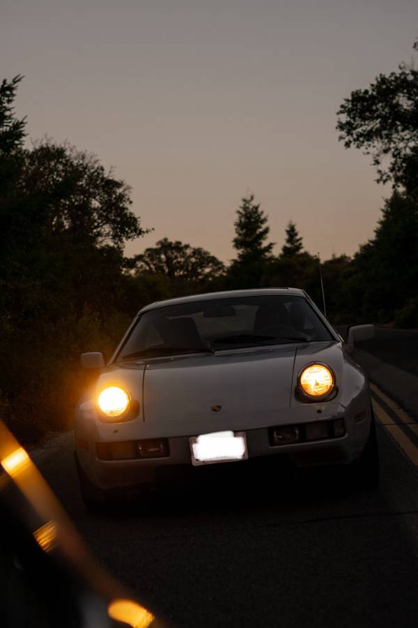 Porsche-928-1981-3