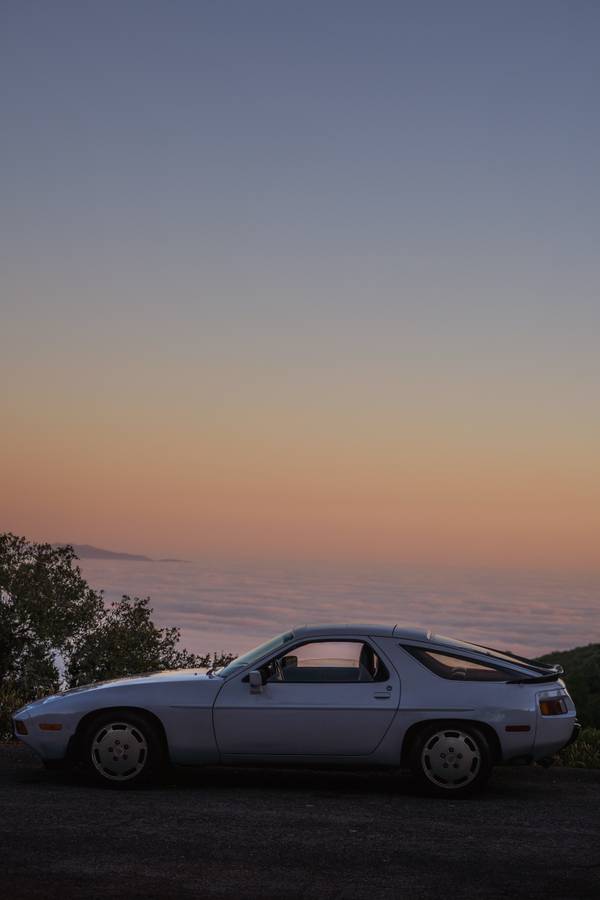 Porsche-928-1981-4