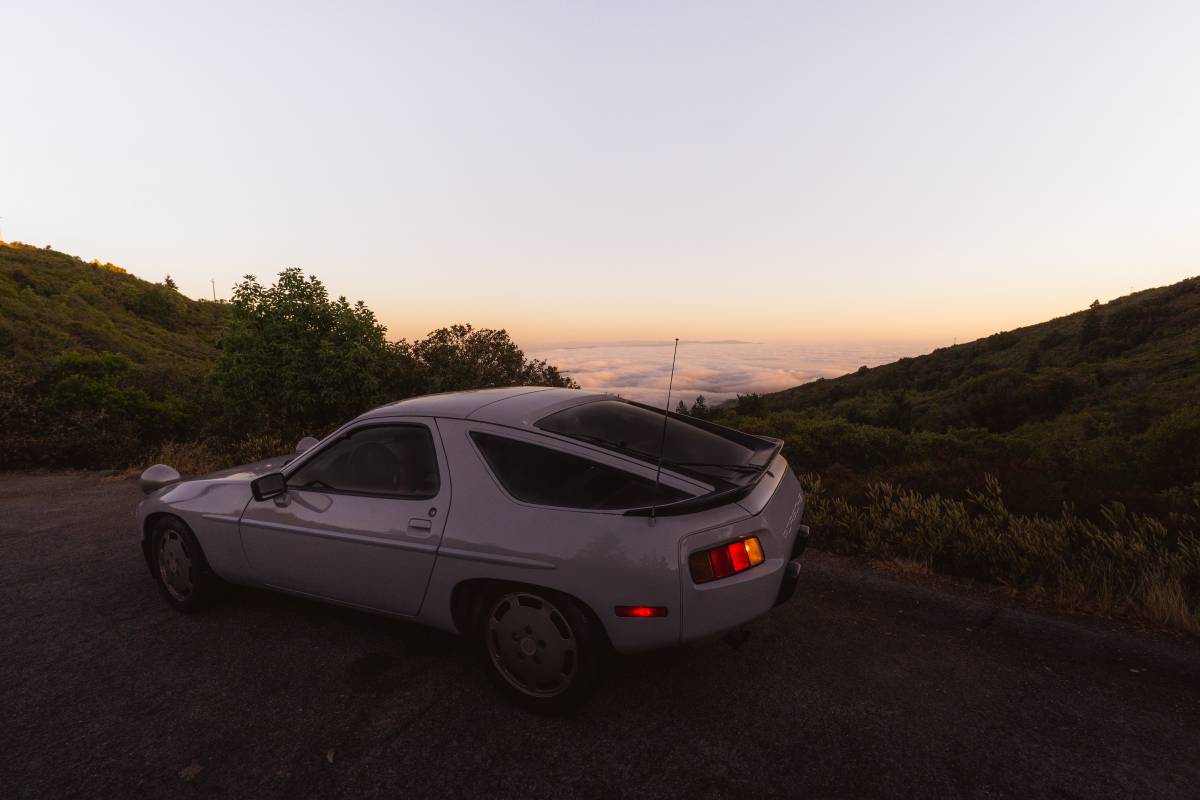 Porsche-928-1981-6