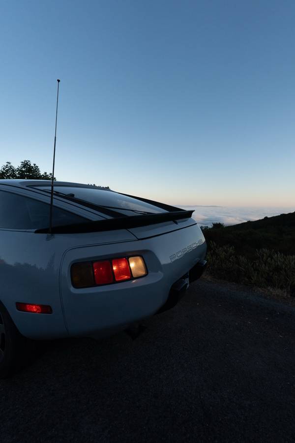 Porsche-928-1981-7