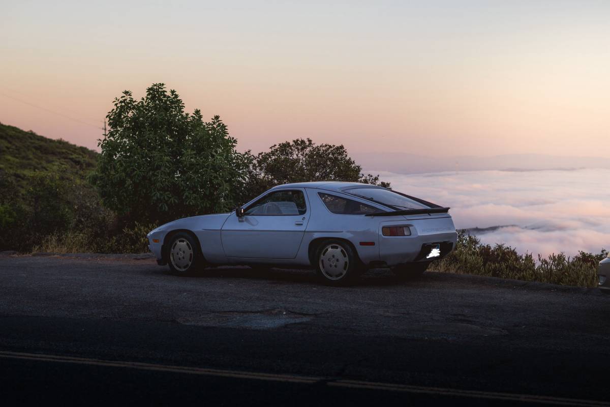 Porsche-928-1981-8