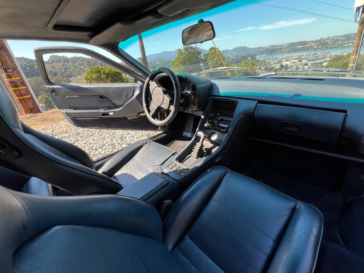 Porsche-928-1981-9