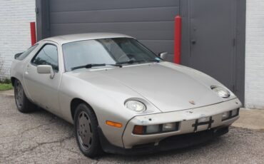 Porsche-928-1981-Hatchback-1