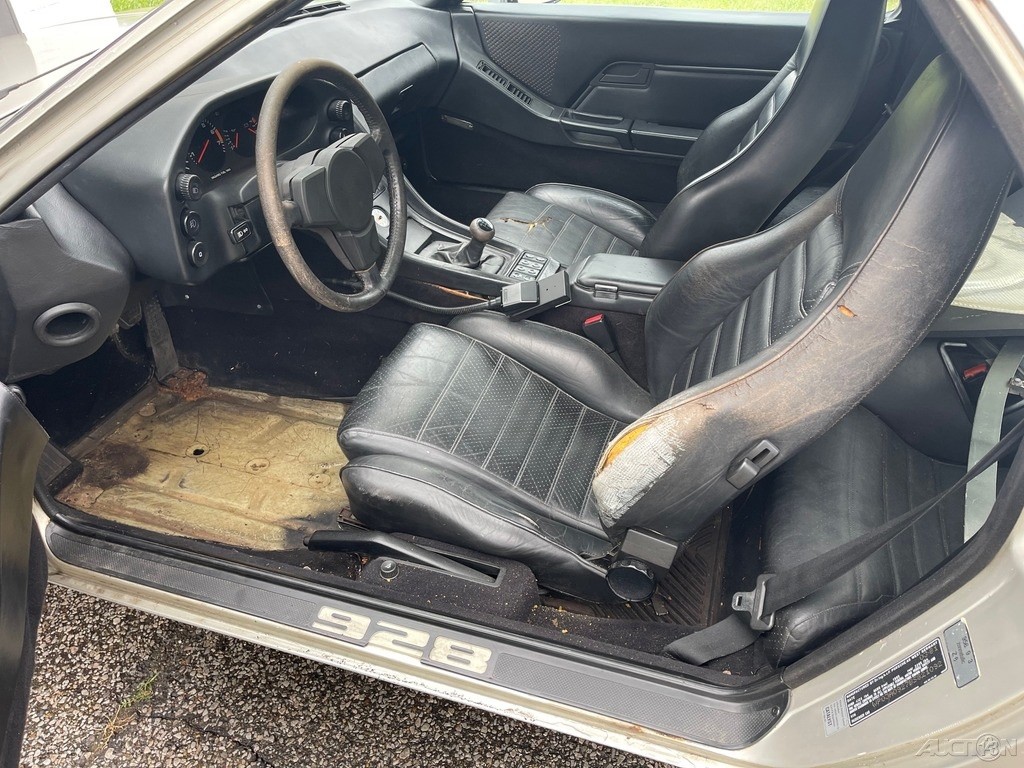 Porsche-928-1981-Hatchback-13