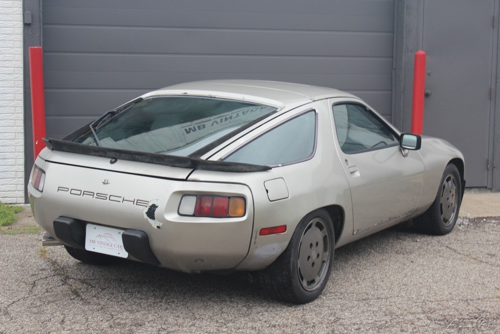 Porsche-928-1981-Hatchback-3
