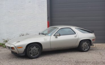 Porsche-928-1981-Hatchback-9