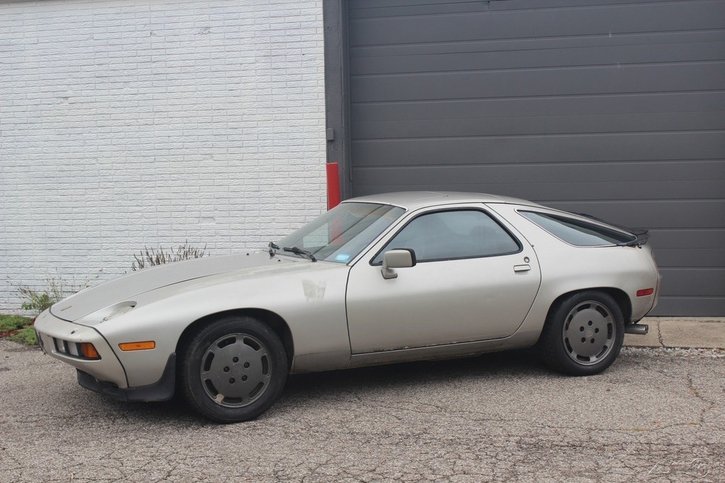 Porsche-928-1981-Hatchback-9