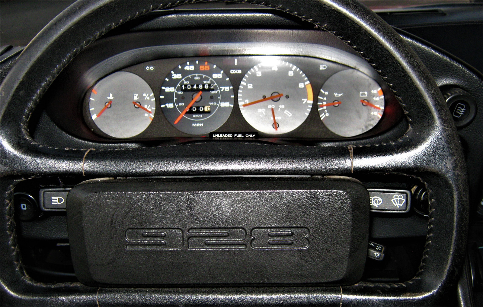 Porsche-928-1982-Coupe-16