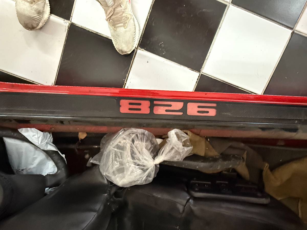 Porsche-928-1982-red-12