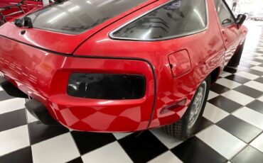 Porsche-928-1982-red-5