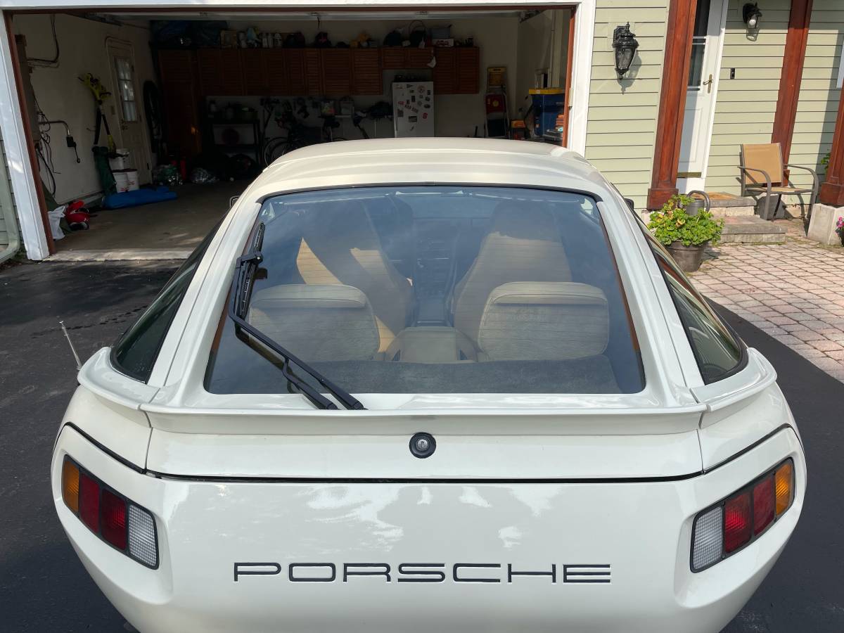 Porsche-928-1983-white-3