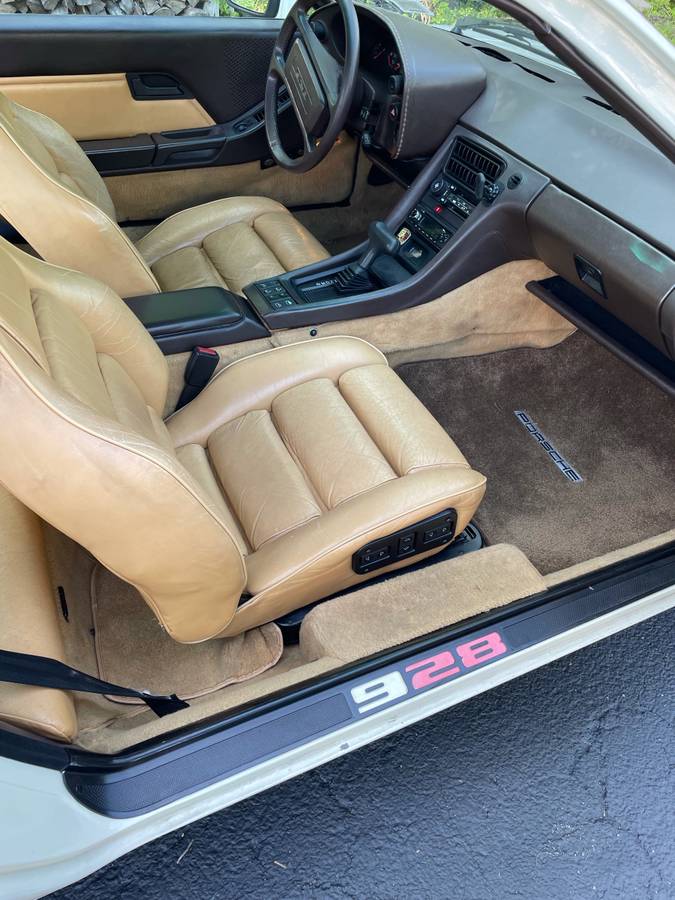 Porsche-928-1983-white-6
