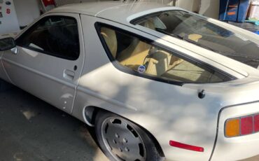 Porsche-928-1983-white-8