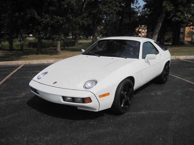 Porsche 928 1984 Coupe