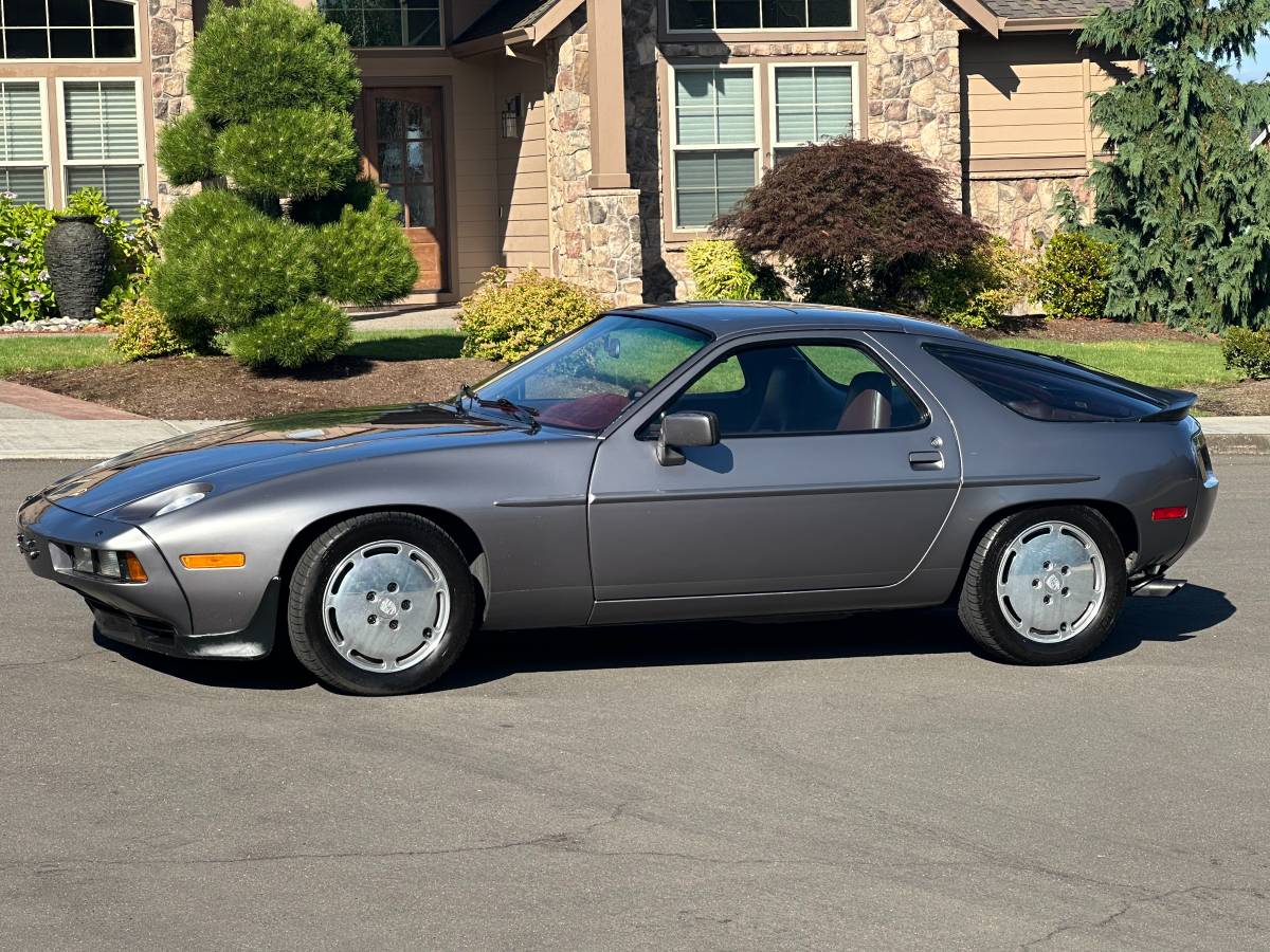 Porsche-928-1985-brown