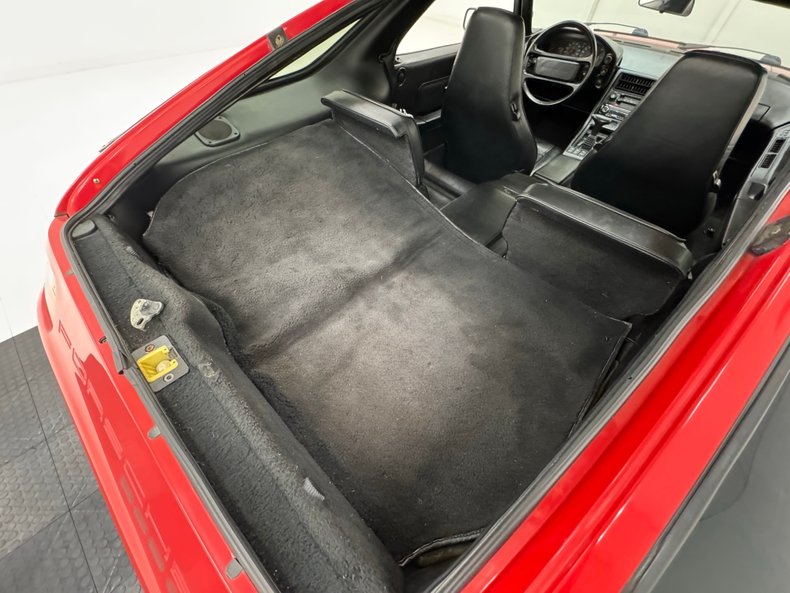 Porsche-928-1987-Guards-Red-Black-38