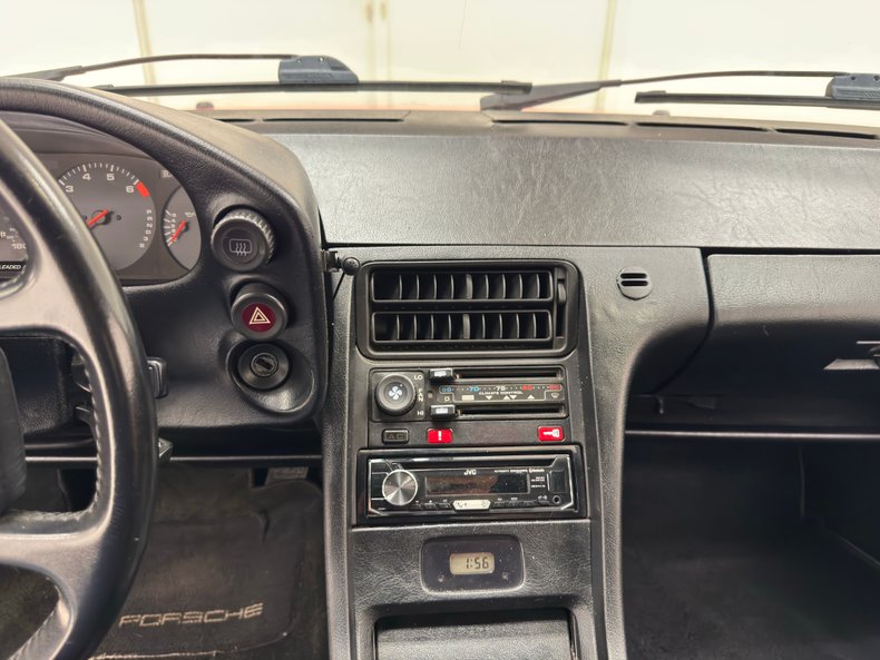 Porsche-928-1987-Guards-Red-Black-5