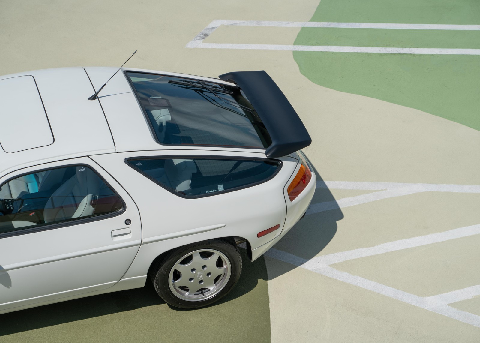 Porsche-928-1991-COUPE-2-DR-1