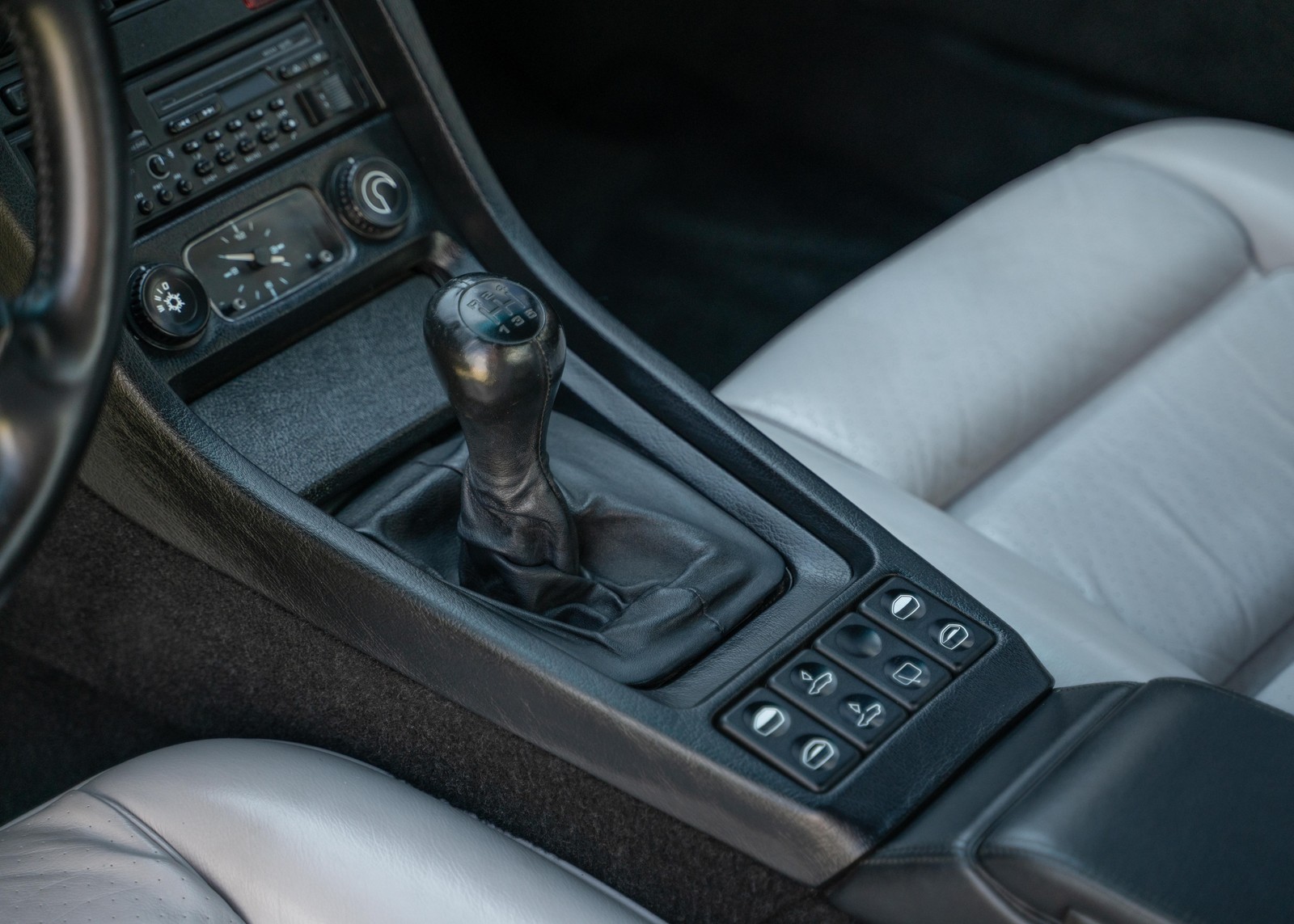 Porsche-928-1991-COUPE-2-DR-14