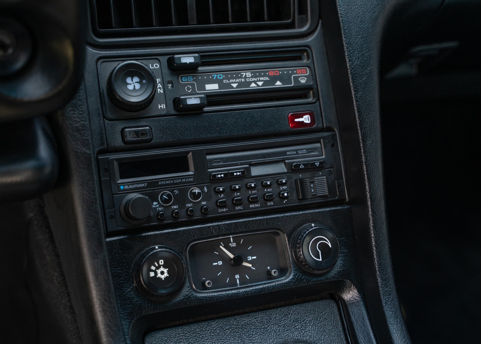 Porsche-928-1991-COUPE-2-DR-15