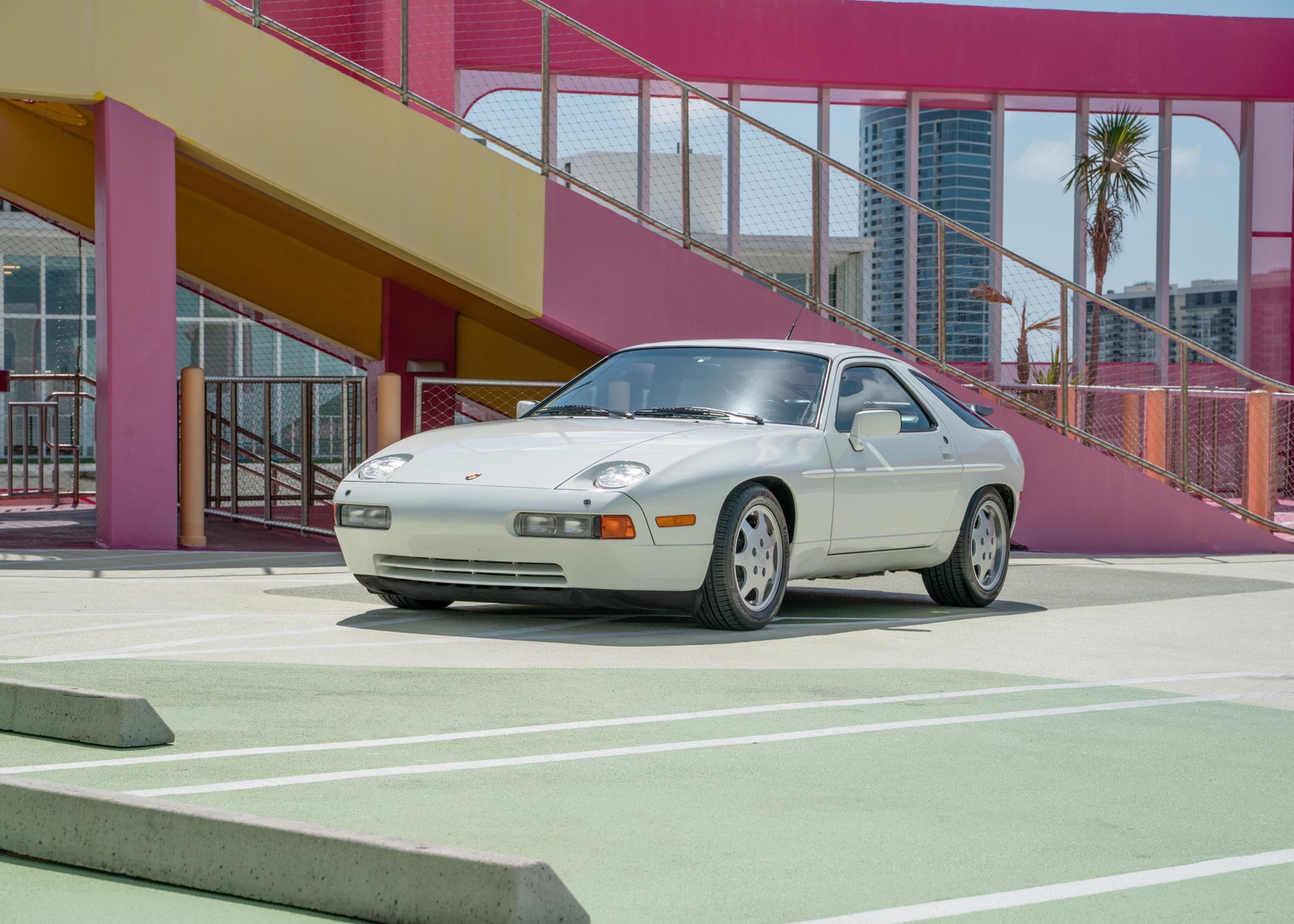 Porsche-928-1991-COUPE-2-DR-2
