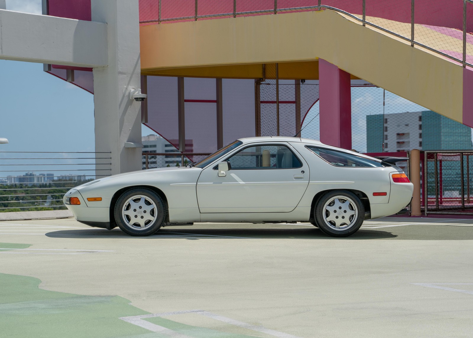 Porsche-928-1991-COUPE-2-DR-3