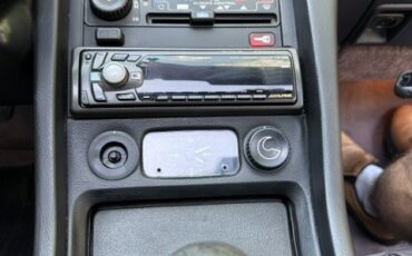 Porsche-928-1991-Coupe-17