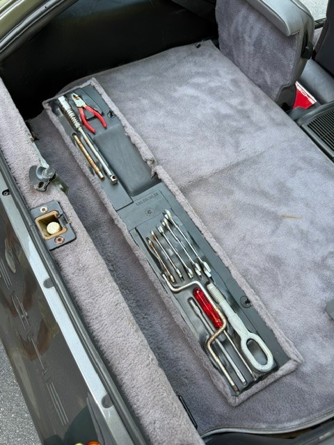 Porsche-928-1991-Coupe-19