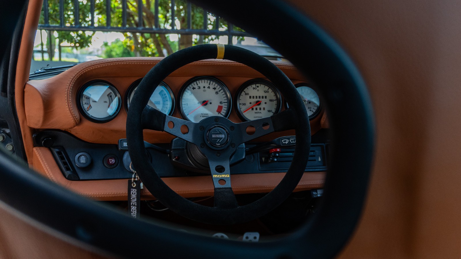 Porsche-930-1976-Coupe-18